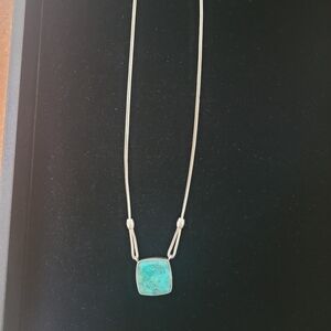 Reversible necklace